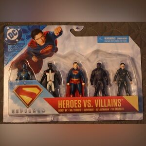 Warner Bros. Superman Heroes vs. Villains Figure Set - Blue, Red, Black